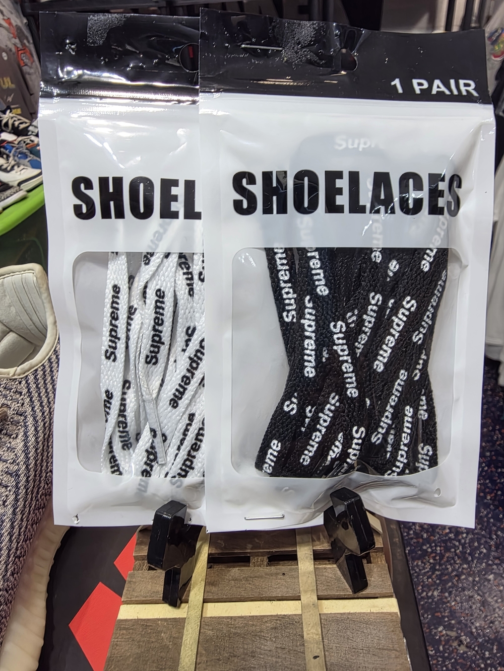 Shoelaces in White and Black